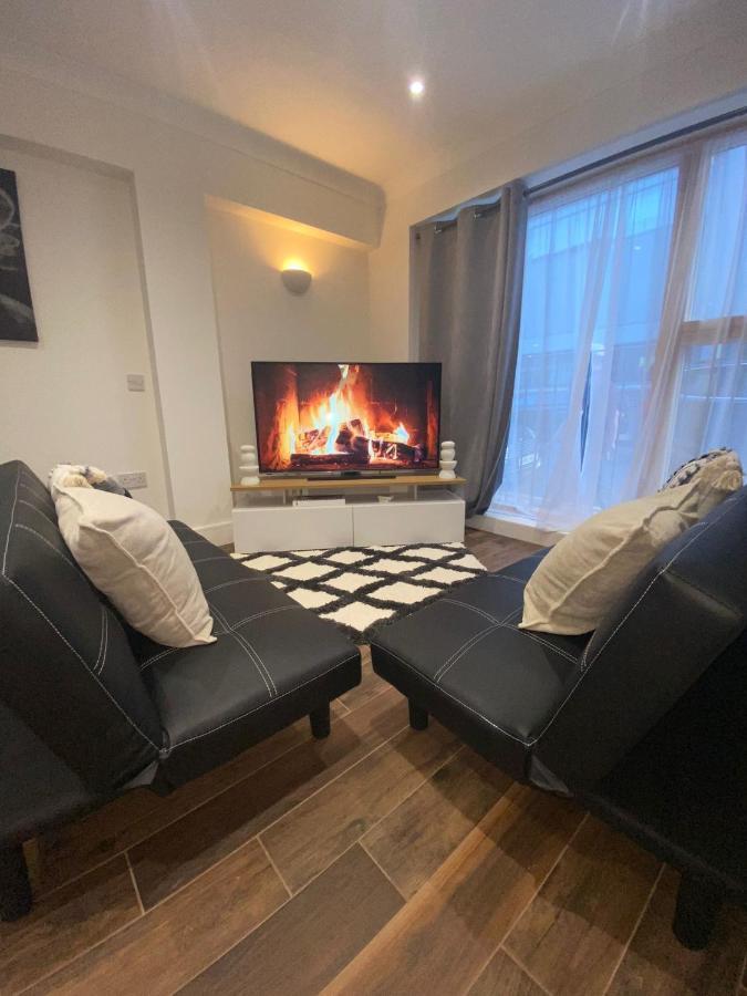Central London, Jaccuzzi,Newbuild, 2 Bedrooms Two Baths 외부 사진