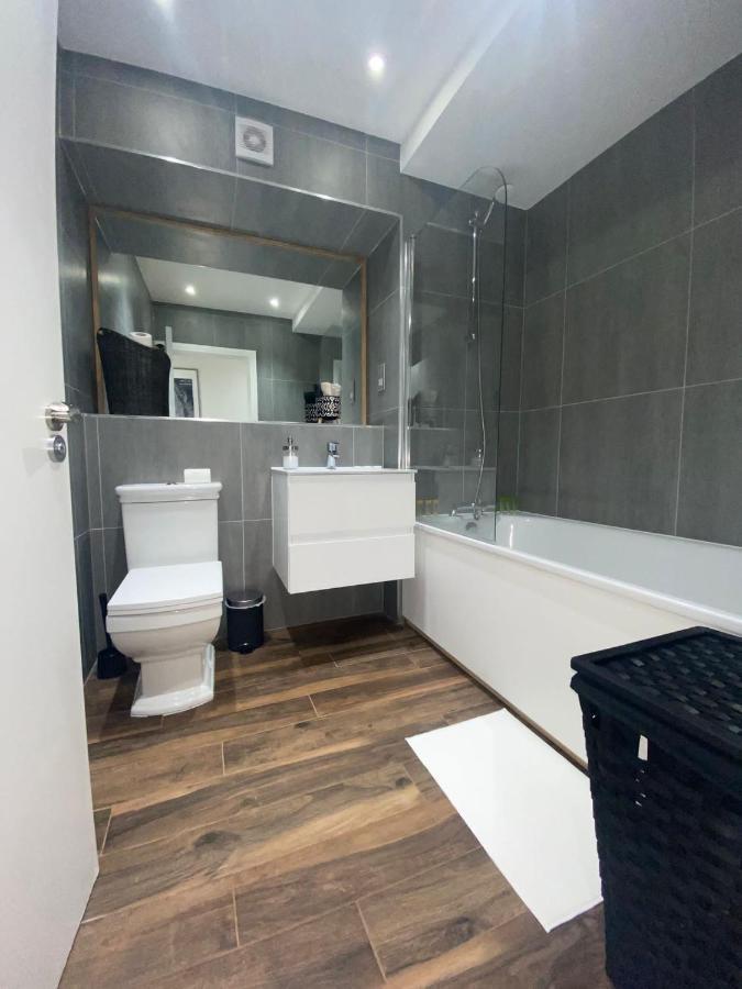 Central London, Jaccuzzi,Newbuild, 2 Bedrooms Two Baths 외부 사진